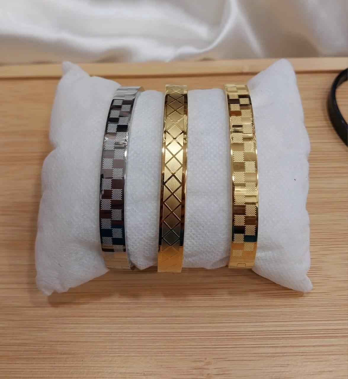 Premium Unisex Geometric Bangle Collection - 18K Gold, Silver & Matte Black Stainless Steel Cuffs with Mixed Textures & Engraved Designs ( black )
