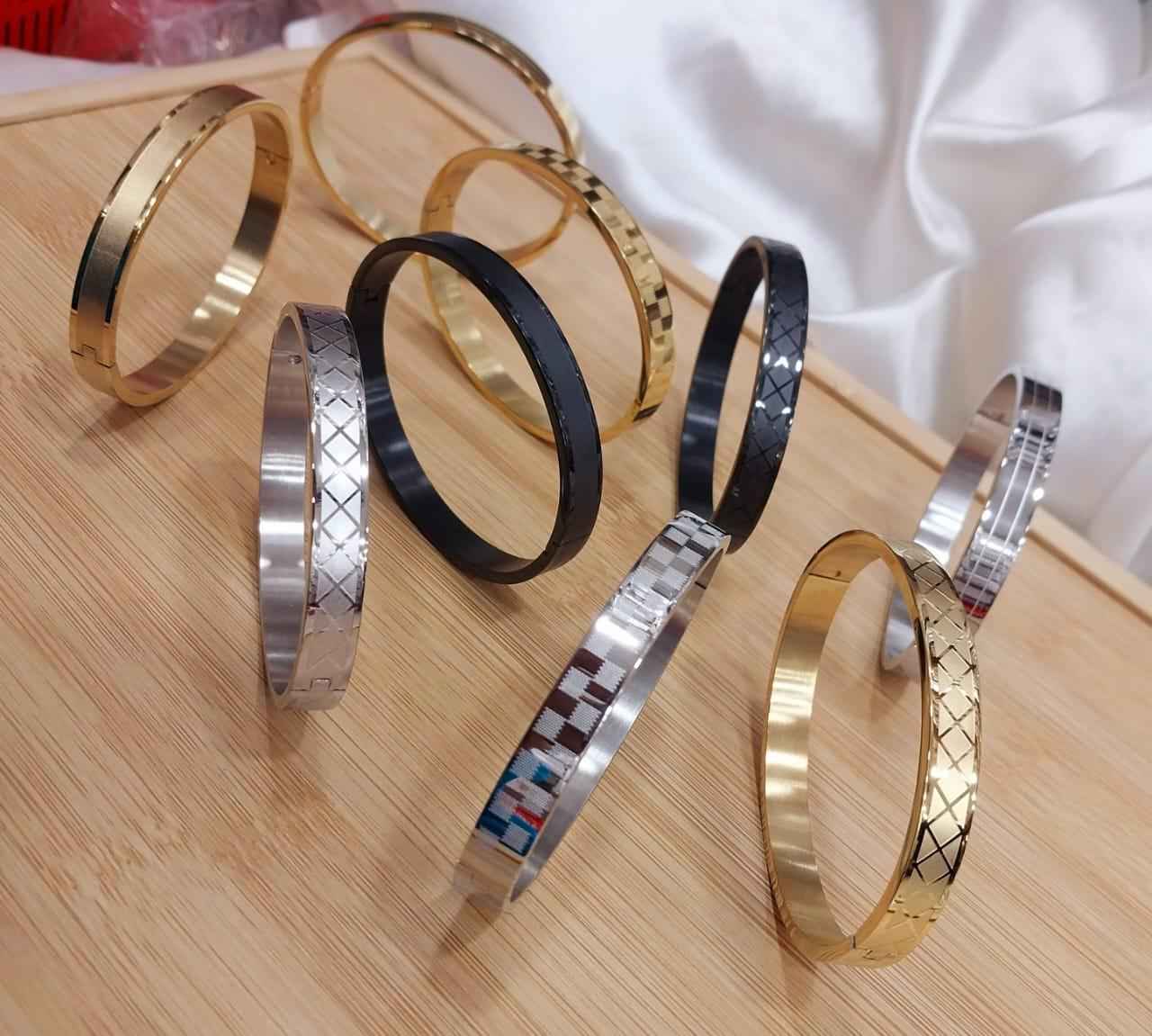 Premium Unisex Geometric Bangle Collection - 18K Gold, Silver & Matte Black Stainless Steel Cuffs with Mixed Textures & Engraved Designs ( black )